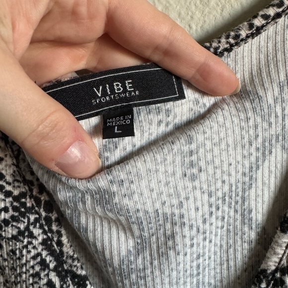 Vibe Snakeskin Blouse - Picture 5 of 5